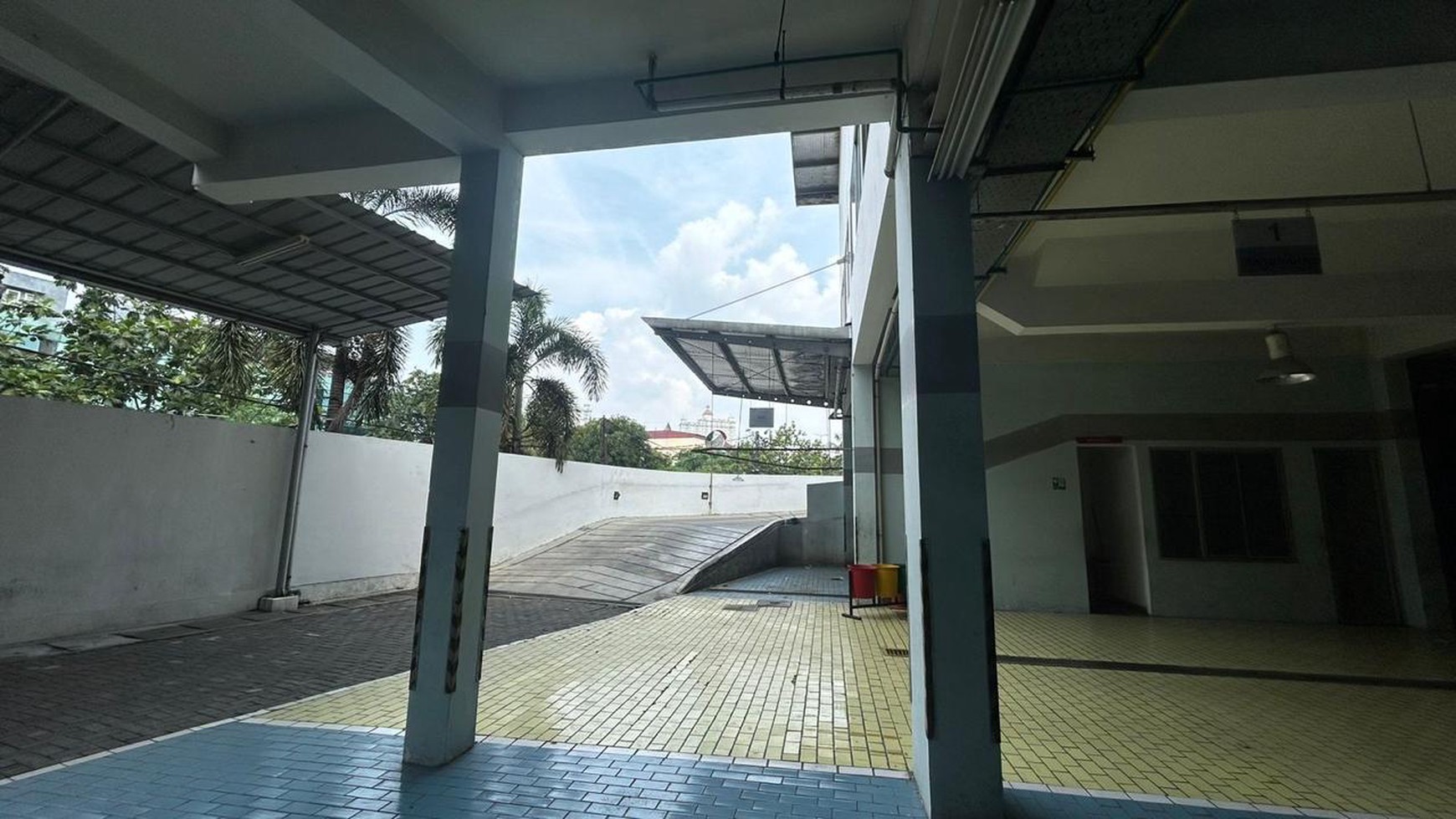 Showroom Lokasi Strategis di Sunter Jakarta Utara