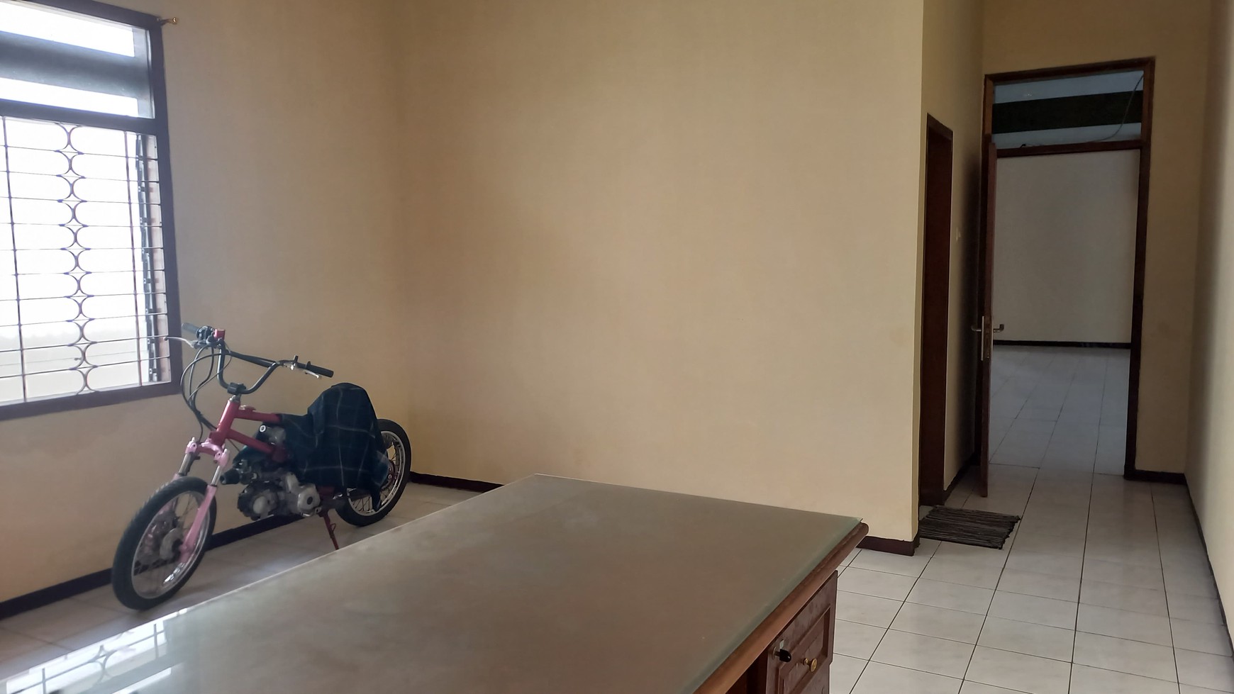 Rmh dg lokasi strategis , deket dg  jl pemuda raya, Rumah bisa untuk usaha , jalan depar lebar , bnyk usaha kuliner , dekat dg sekolah , lokasi di Rawamangun Jaktim... Shm. Bebas banjir