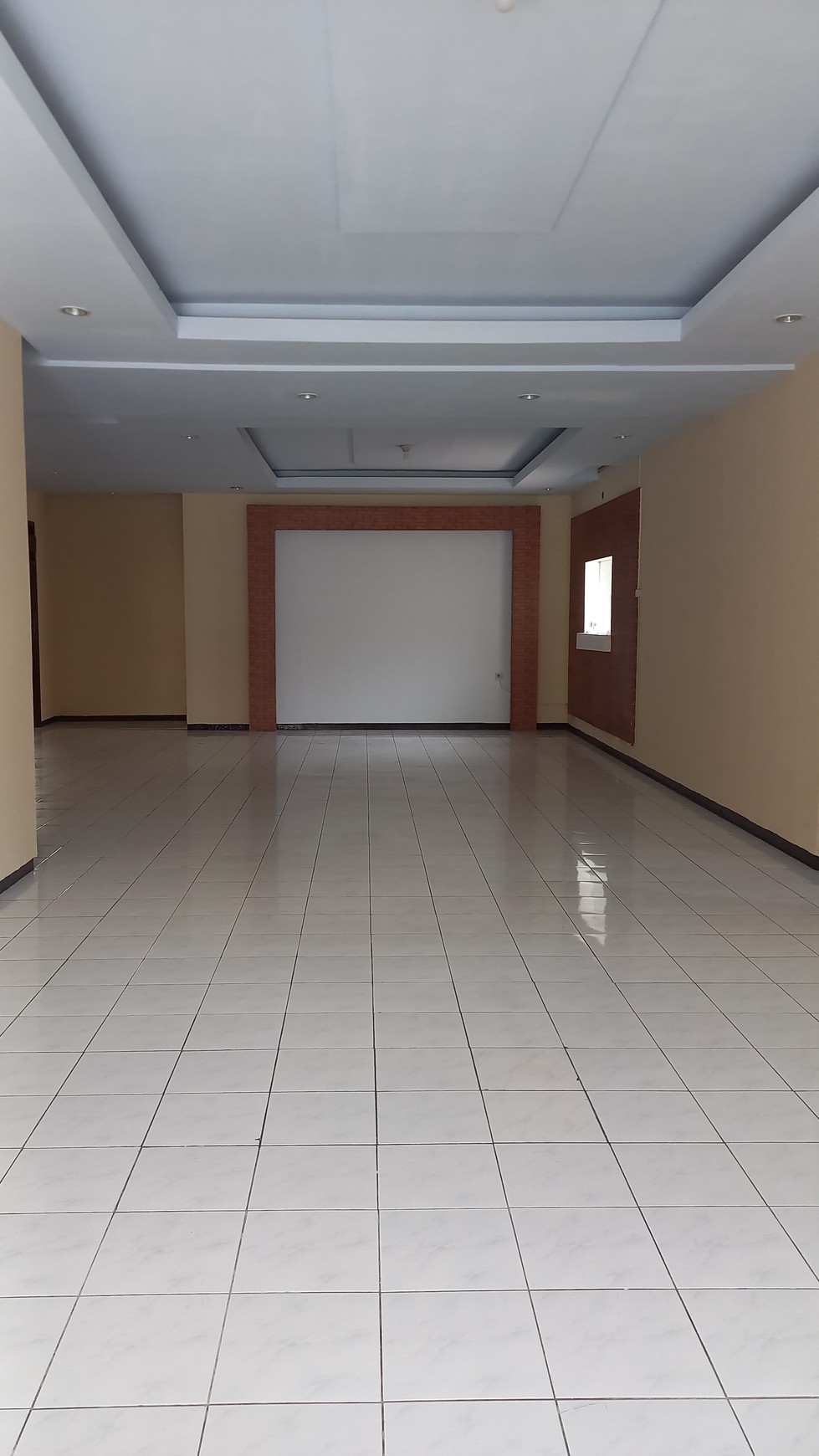 Rmh dg lokasi strategis , deket dg  jl pemuda raya, Rumah bisa untuk usaha , jalan depar lebar , bnyk usaha kuliner , dekat dg sekolah , lokasi di Rawamangun Jaktim... Shm. Bebas banjir