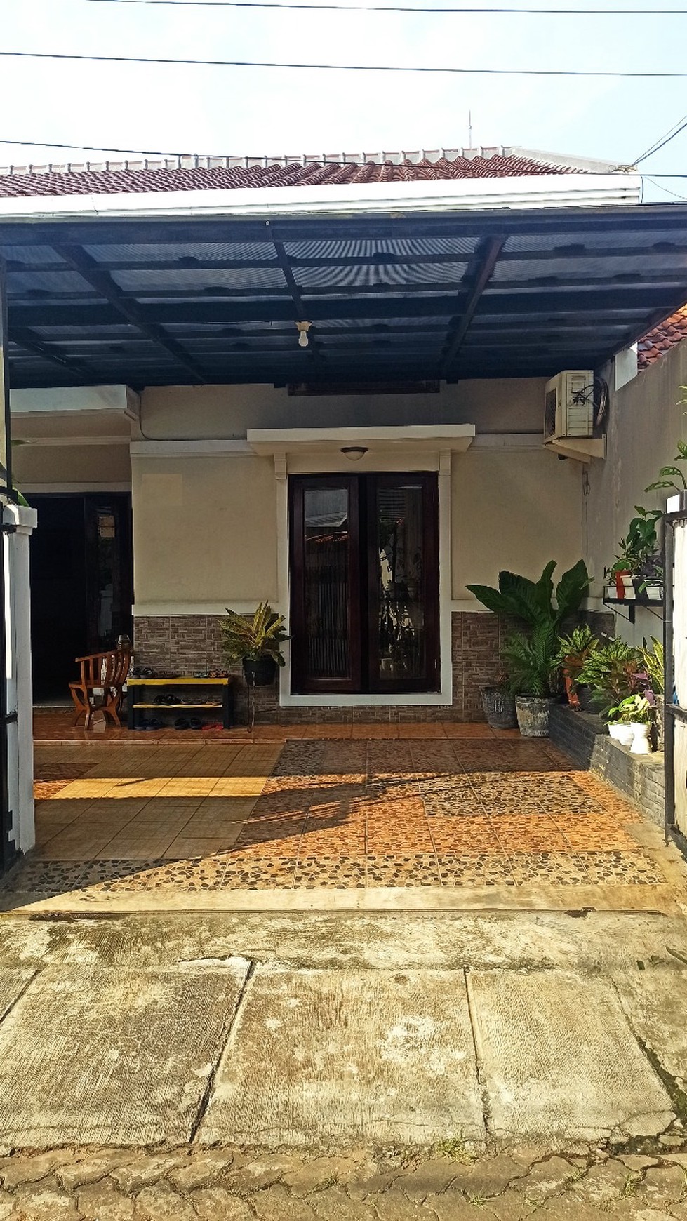 Rumah siap huni, lokasi strategis di Pondok Aren.