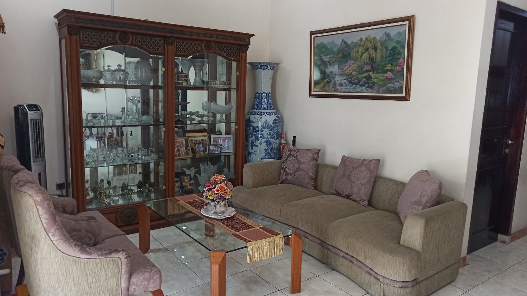 Rumah siap huni, lokasi strategis di Pondok Aren.