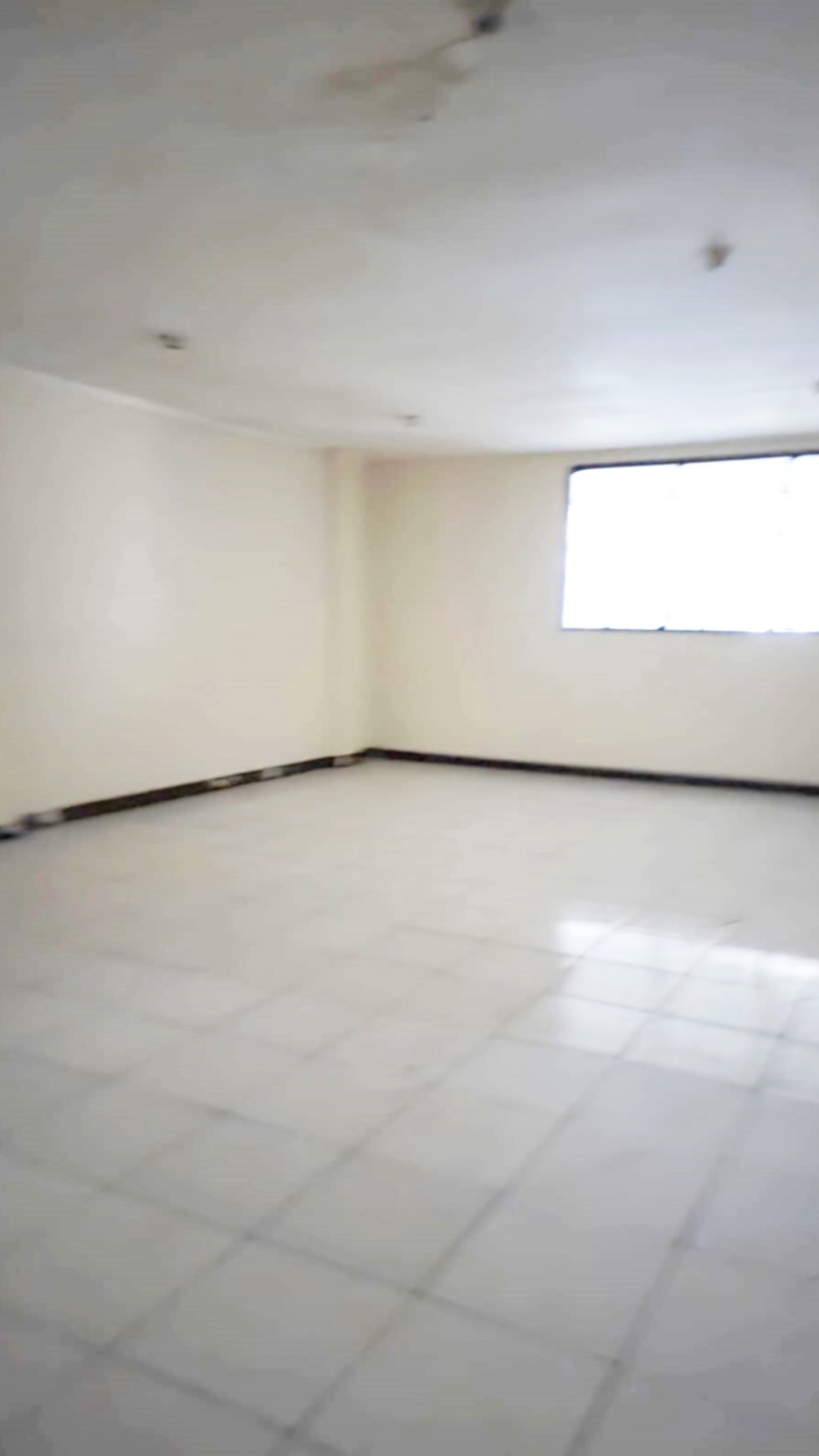 Dijual ruko 2 gandeng strategis di Jalan Raya Serpong dekat tangga penyebrangan sebrang perumahan Less Belles Mainson