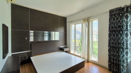 Rumah bagus,2 lantai,lingkungan bagus di Bintaro Jaya 9.