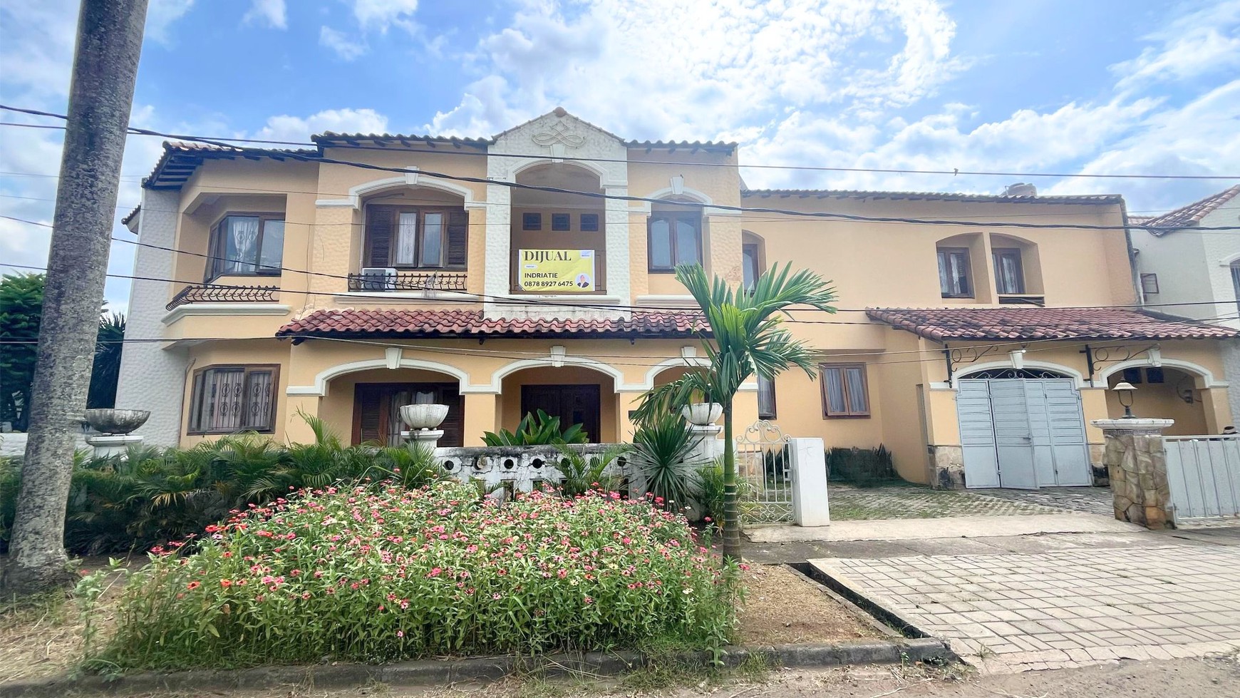 Rumah Luas & Fungsional di  Komplek Nyaman Cinere Berfasilitas Lap Tennis & SwimPool