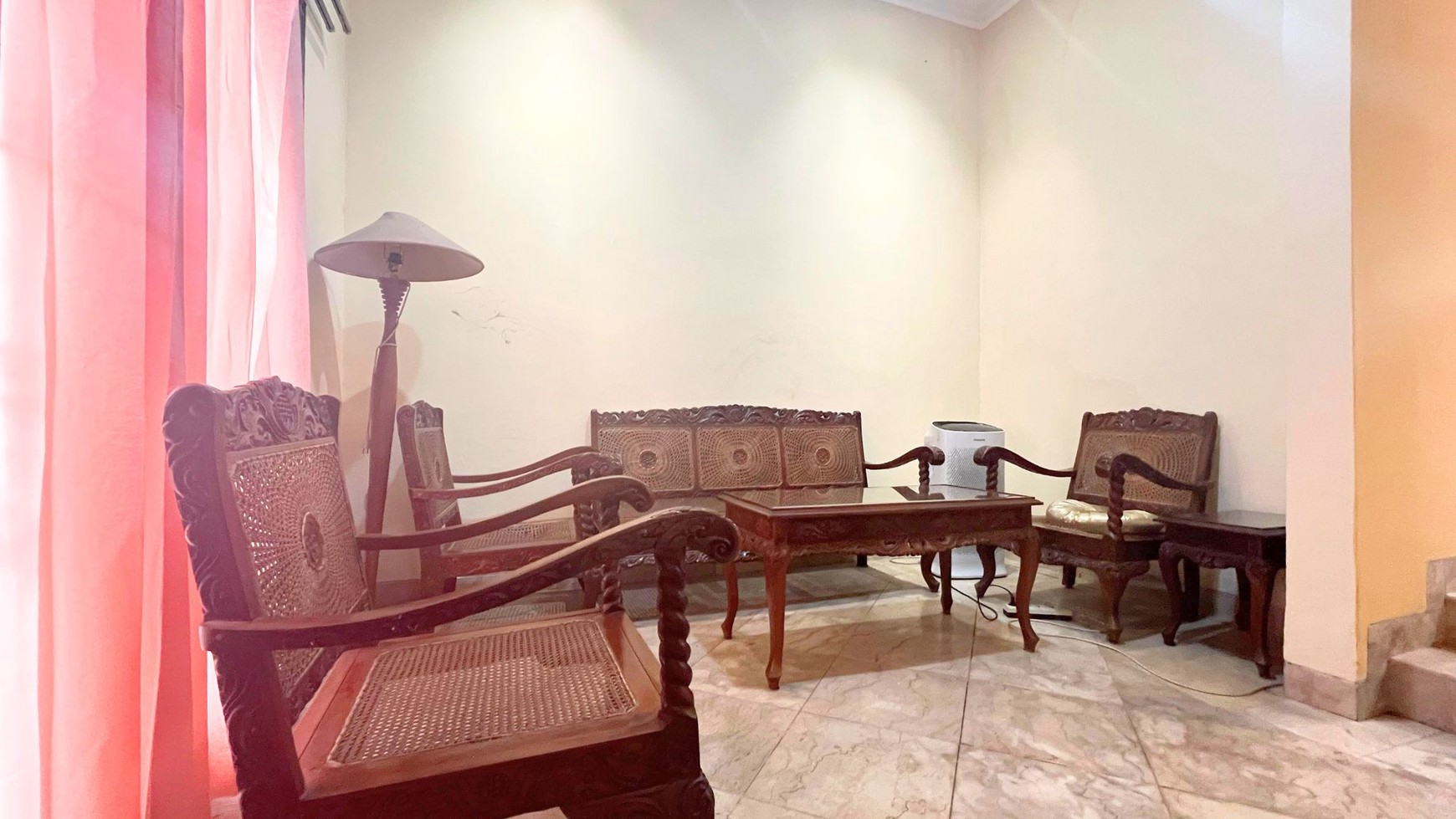 Rumah Luas & Fungsional di  Komplek Nyaman Cinere Berfasilitas Lap Tennis & SwimPool