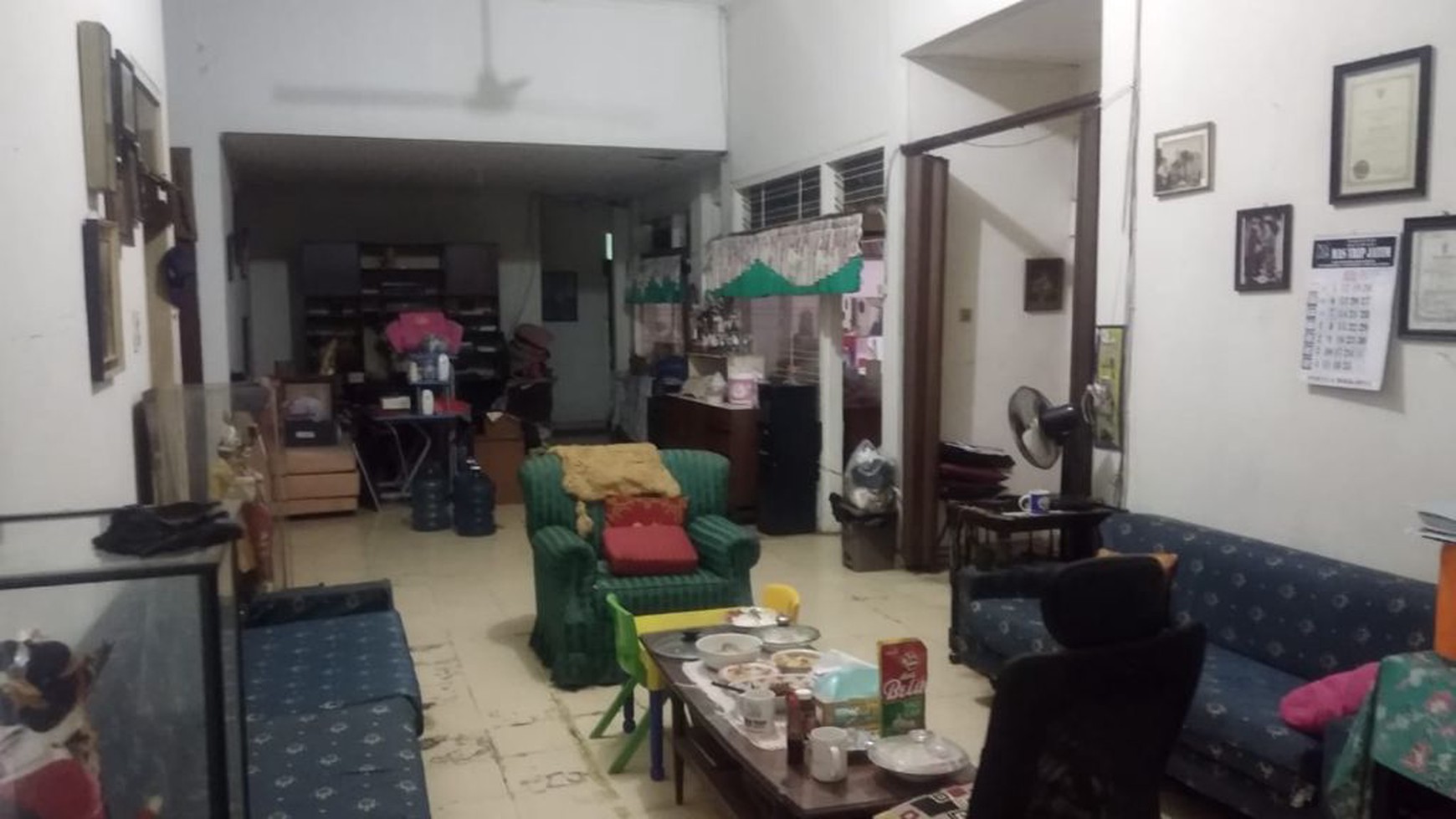 DIJUAL RUMAH KLASIK AREA MEWAH MENTENG.