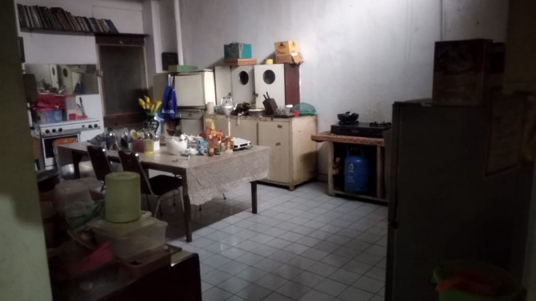 DIJUAL RUMAH KLASIK AREA MEWAH MENTENG.