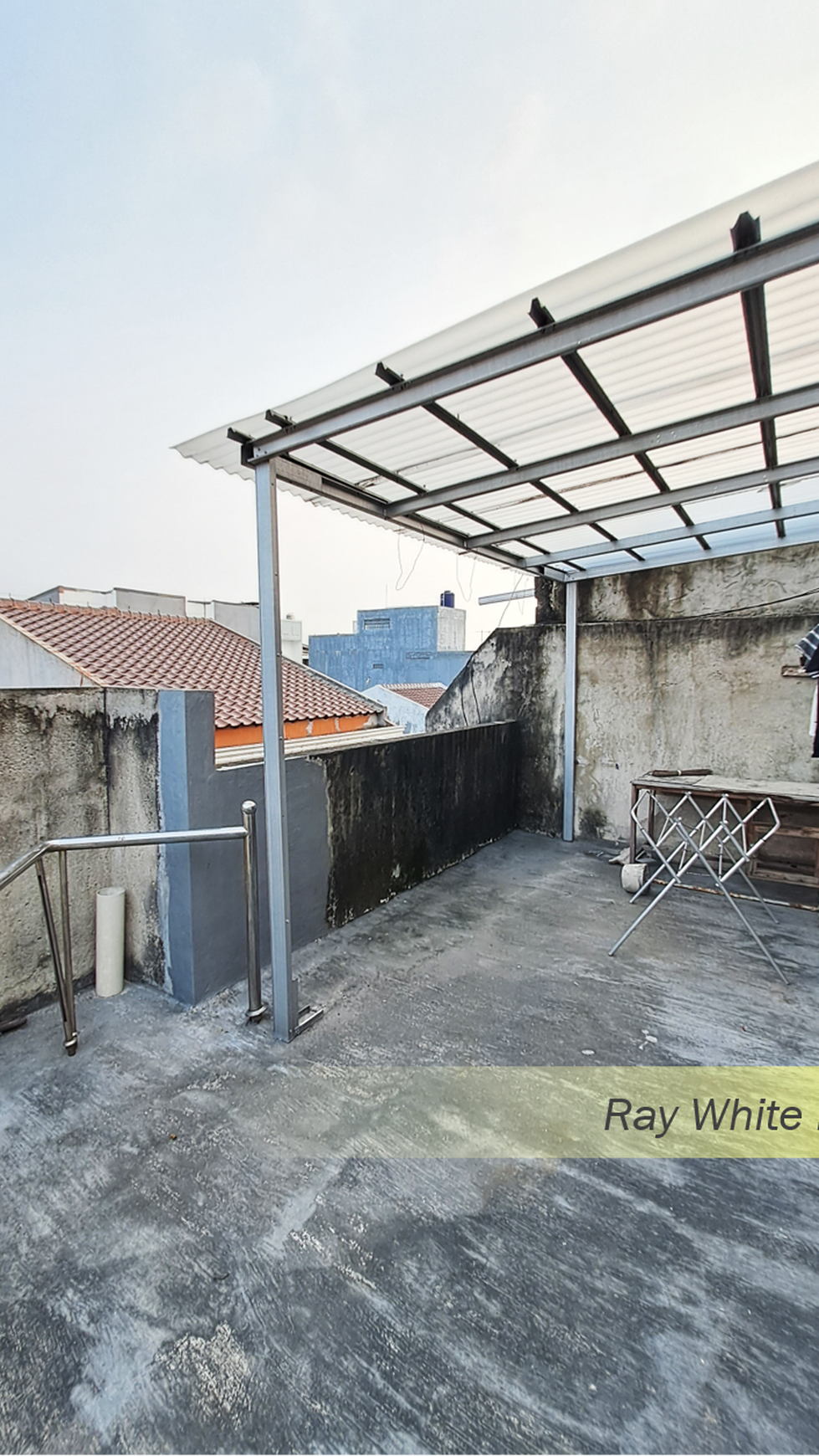 Rumah Kost 22 Kamar 3 Lantai Lokasi Strategis di Tanjung Duren - Jakarta Barat