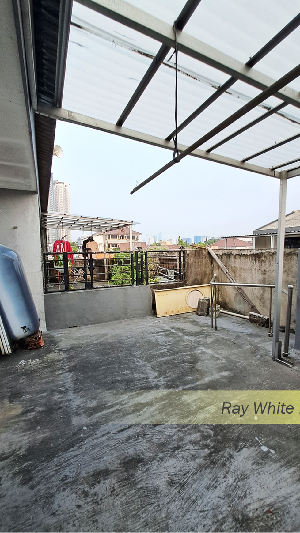 Rumah Kost 22 Kamar 3 Lantai Lokasi Strategis di Tanjung Duren - Jakarta Barat