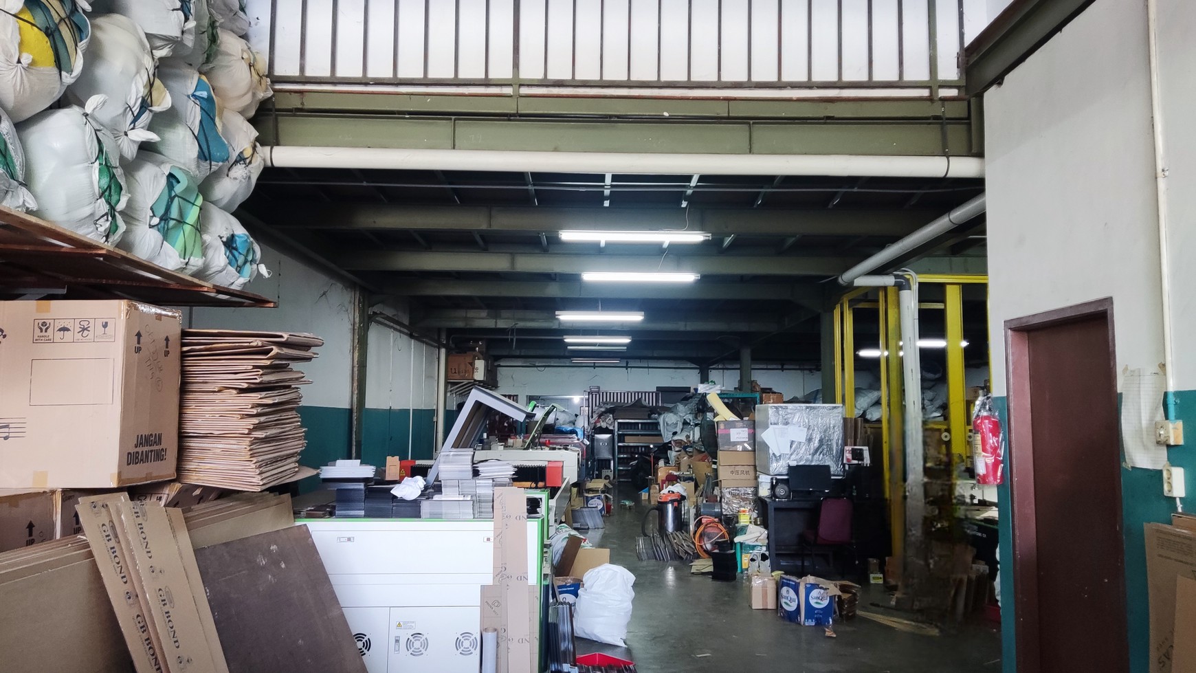 Hot Rent. Gudang luas di Taman Tekno, BSD