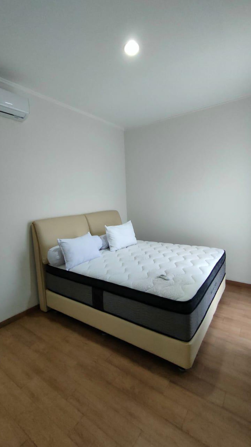 Rumah Asri Fully Furnished - Cluster Eldora Suvarna Sutera