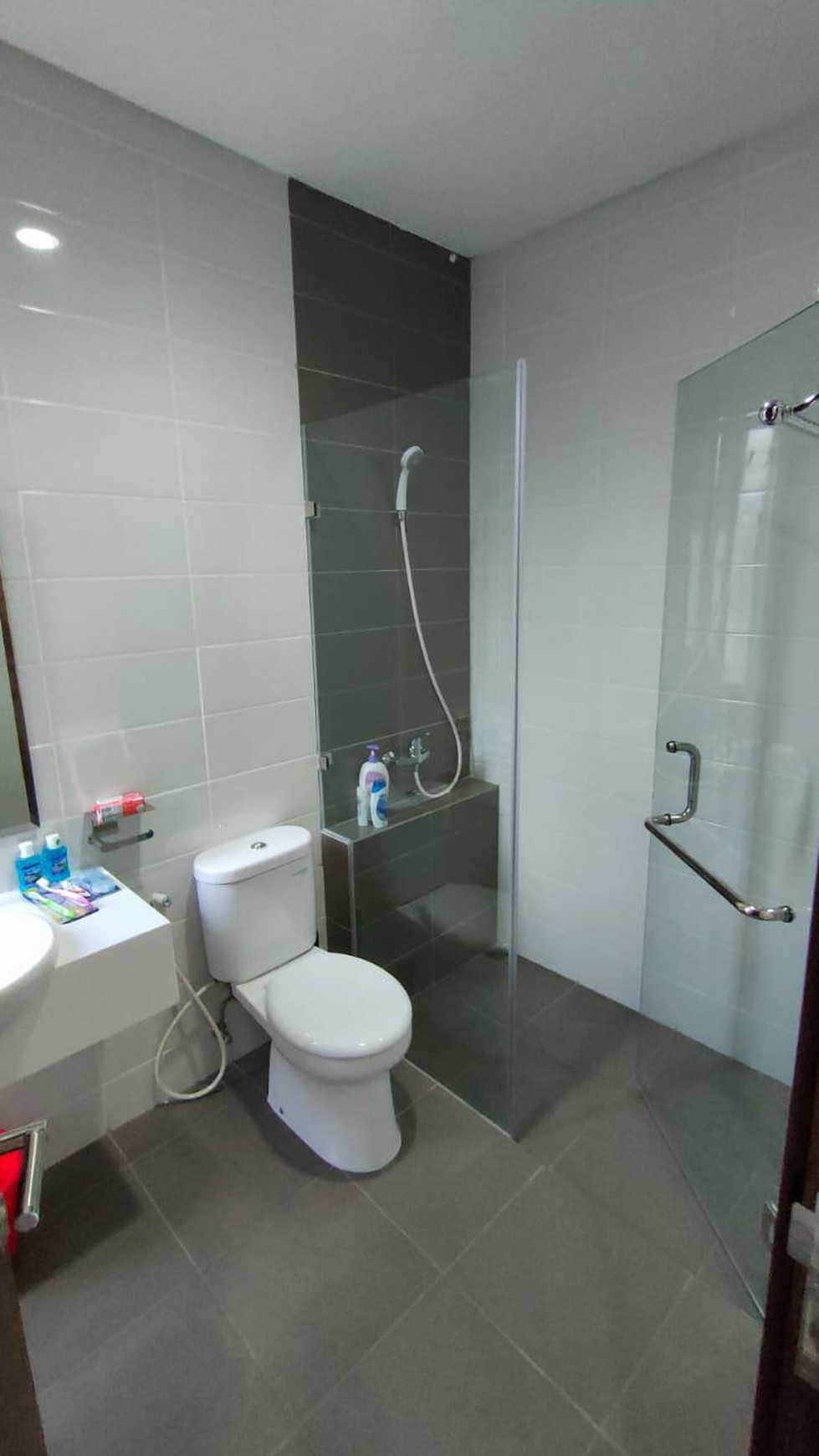 Rumah Asri Fully Furnished - Cluster Eldora Suvarna Sutera