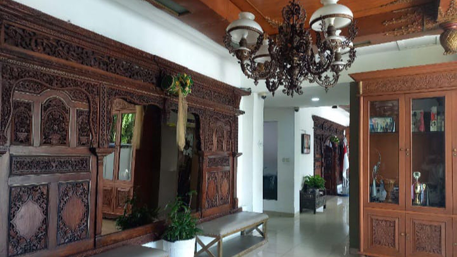 Dijual Tempat Usaha Daerah Komersial Di Menteng Strategis Untuk Kantor, Klinik, Resto Maupun Hotel