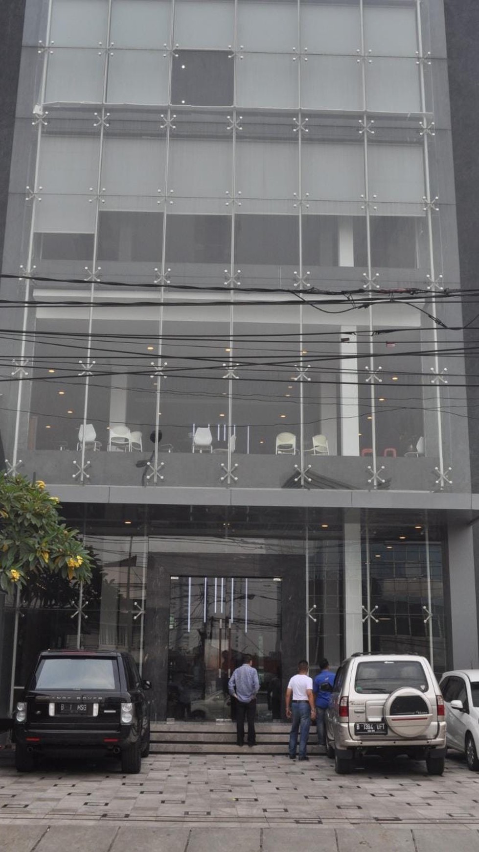 Dijual Gedung 4 lantai, lokasi sangat strategis