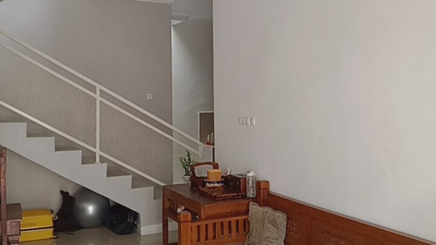 Dijual Rumah dijual cantik lokasi strategis dekat jalan provinsi