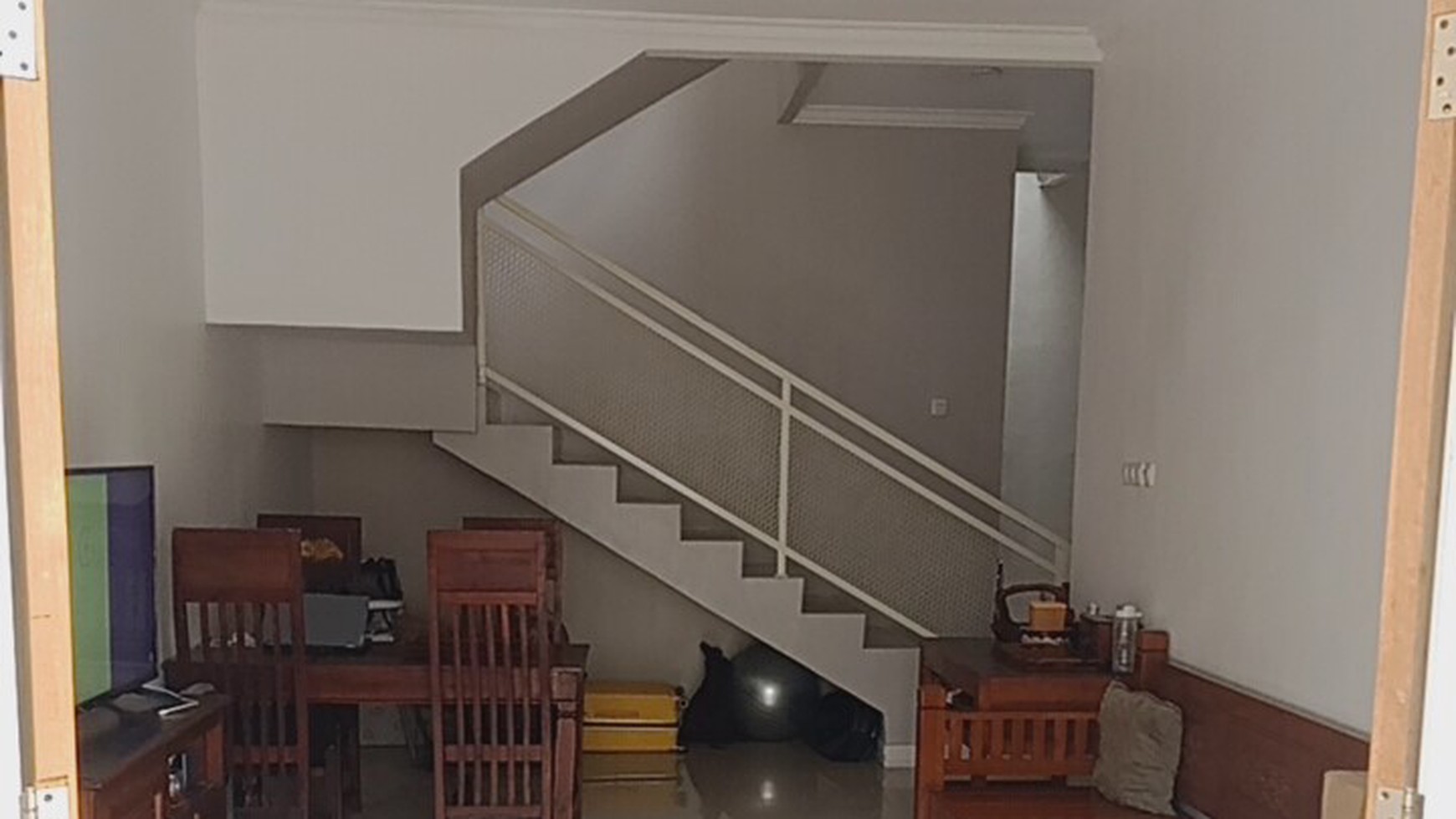 Dijual Rumah dijual cantik lokasi strategis dekat jalan provinsi