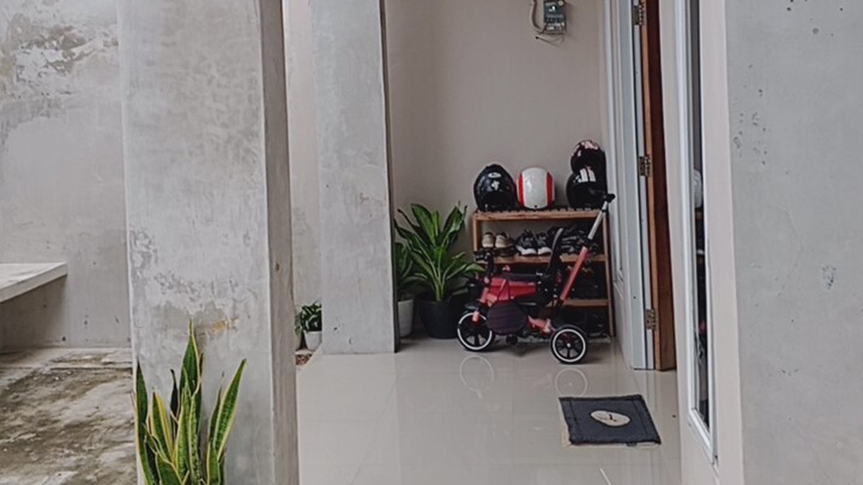 Dijual Rumah dijual cantik lokasi strategis dekat jalan provinsi