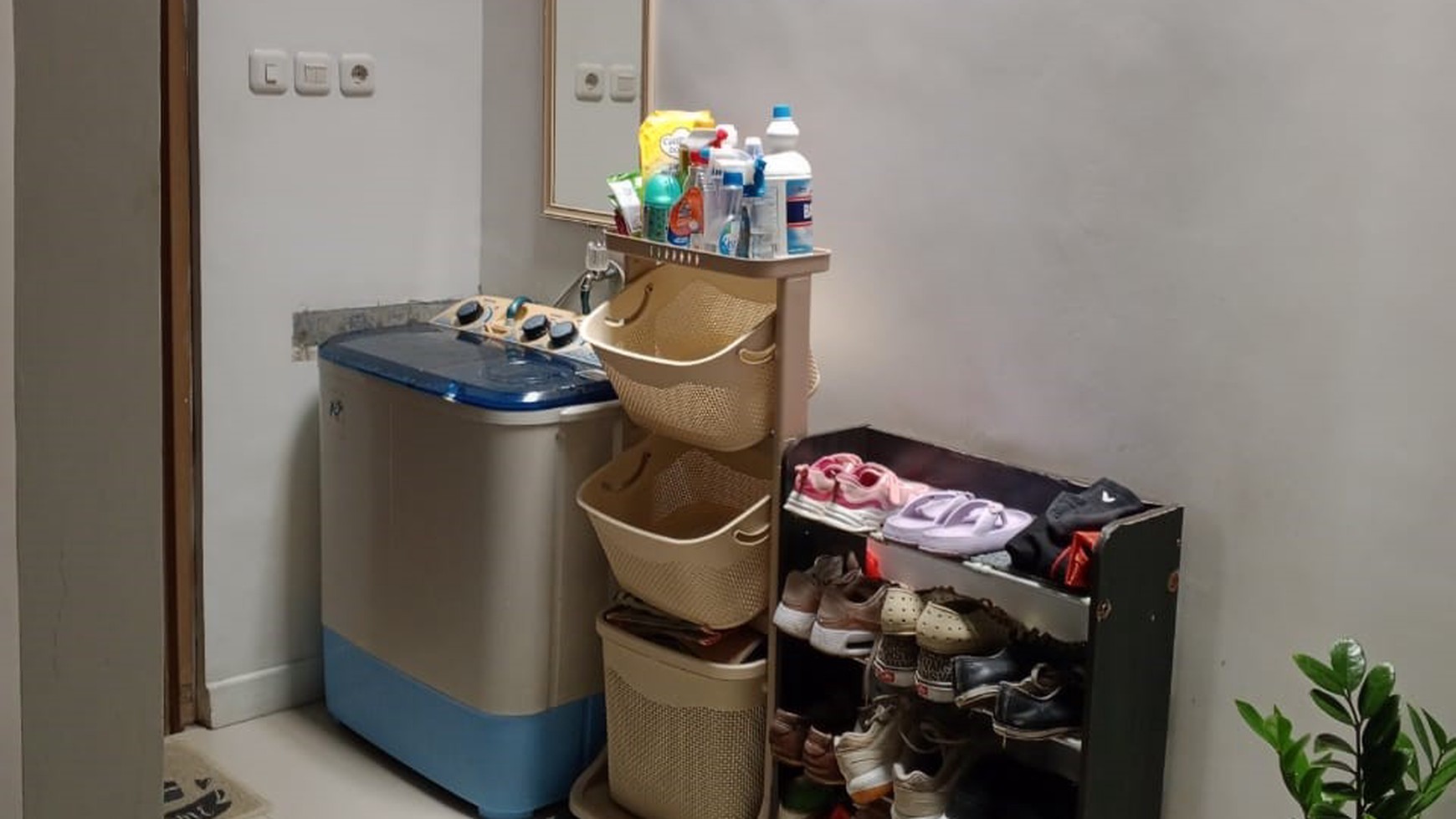 Dijual Rumah dijual cantik lokasi strategis dekat jalan provinsi