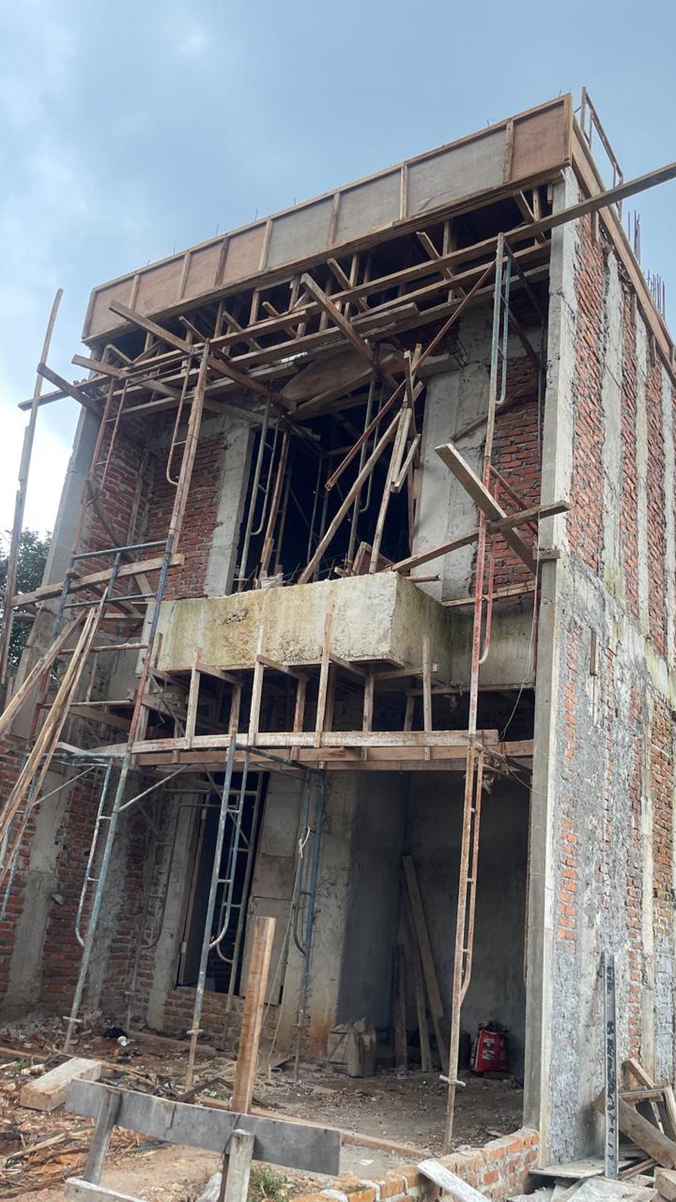  Di Jual Town House Lebak Bulus