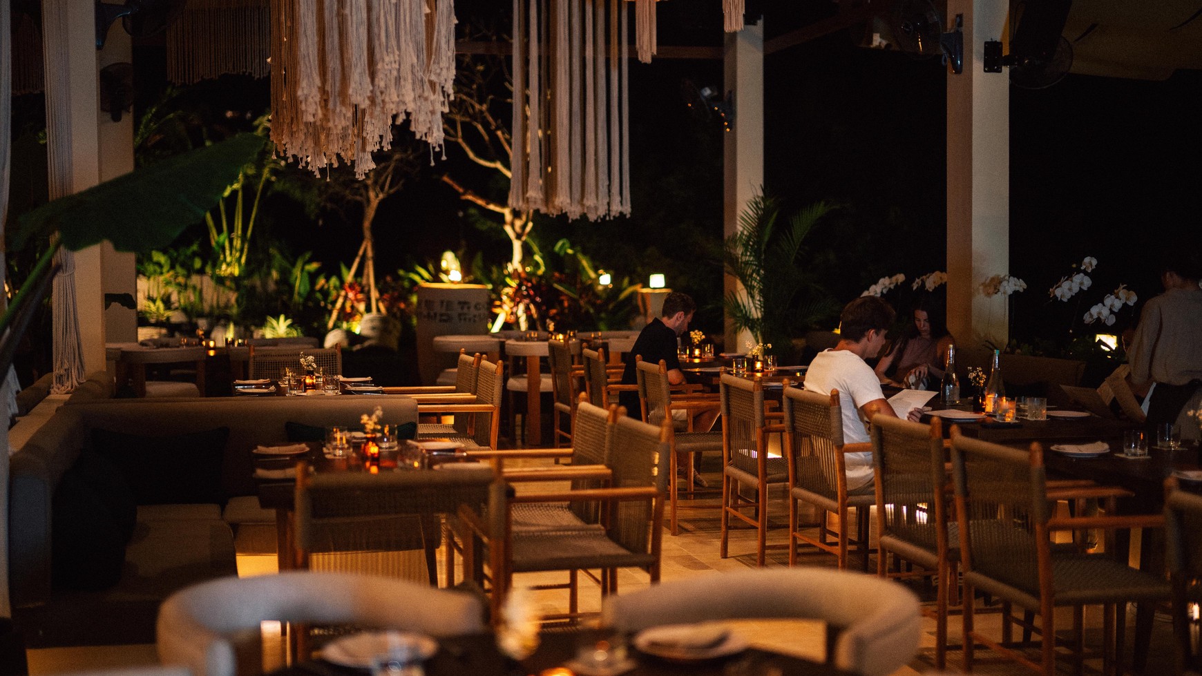 Leasehold - Premium Restaurant with Full Licensing in the Heart of Uluwatu, Bali - Ready for Business