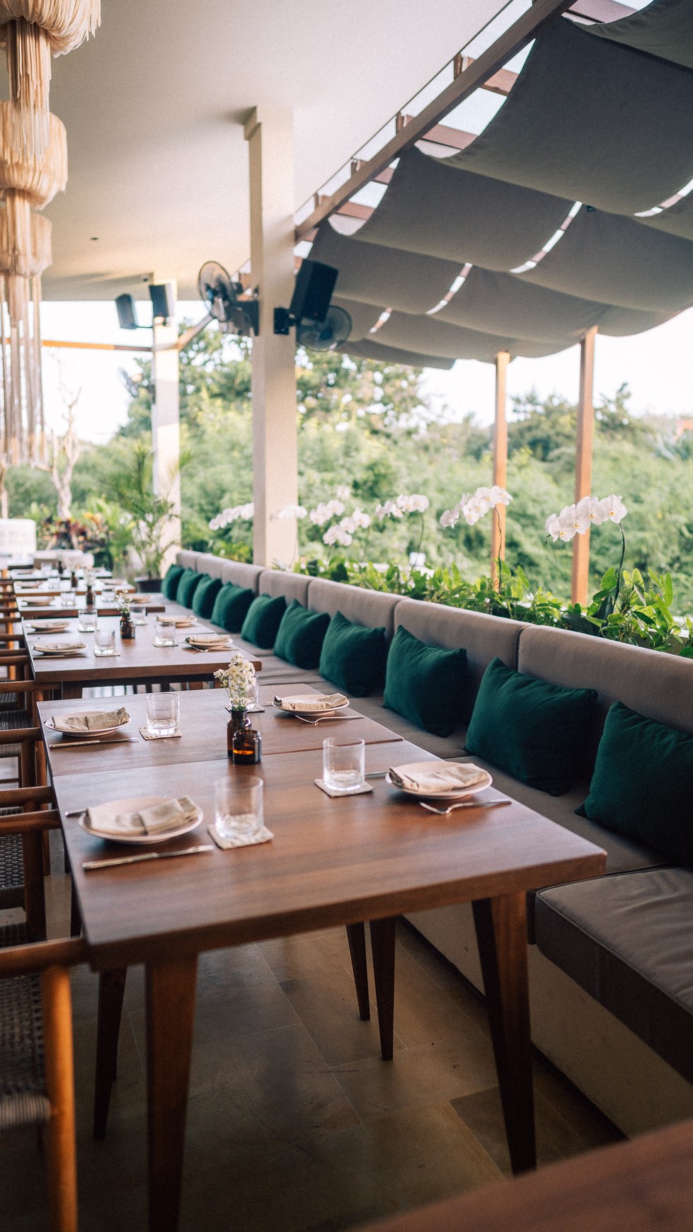 Leasehold - Premium Restaurant with Full Licensing in the Heart of Uluwatu, Bali - Ready for Business