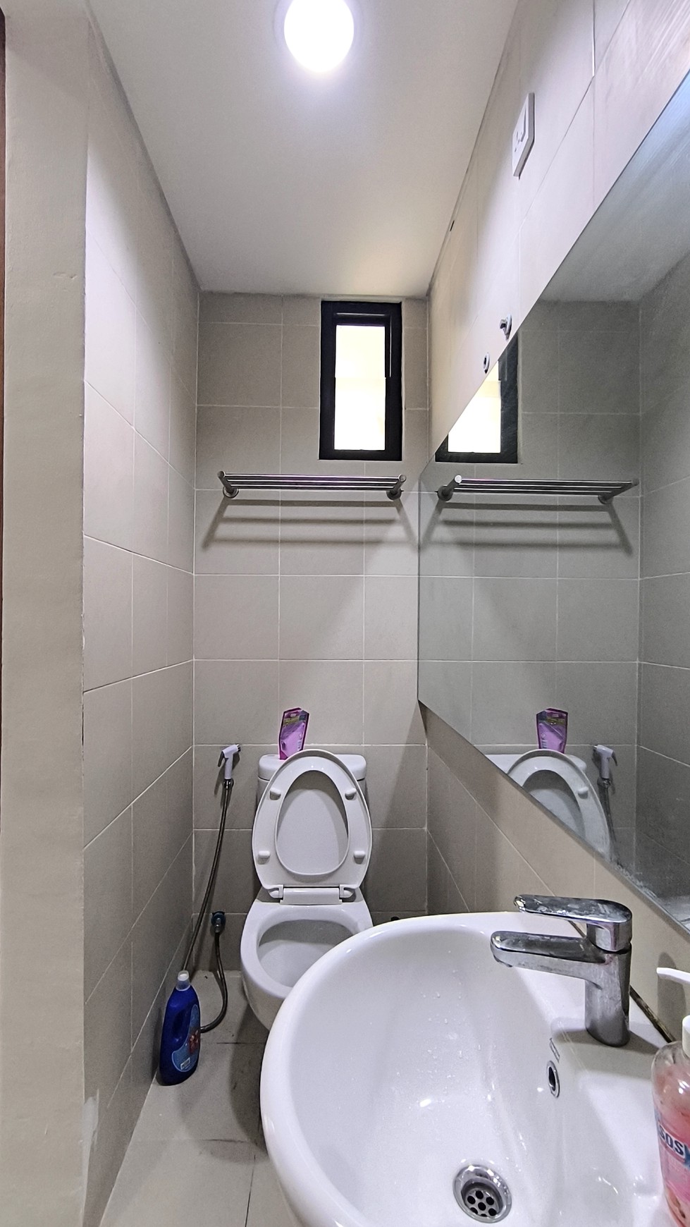 Disewakan Rumah Cantik Full furnished di cluster O8, Grand Wisata, Bekasi
