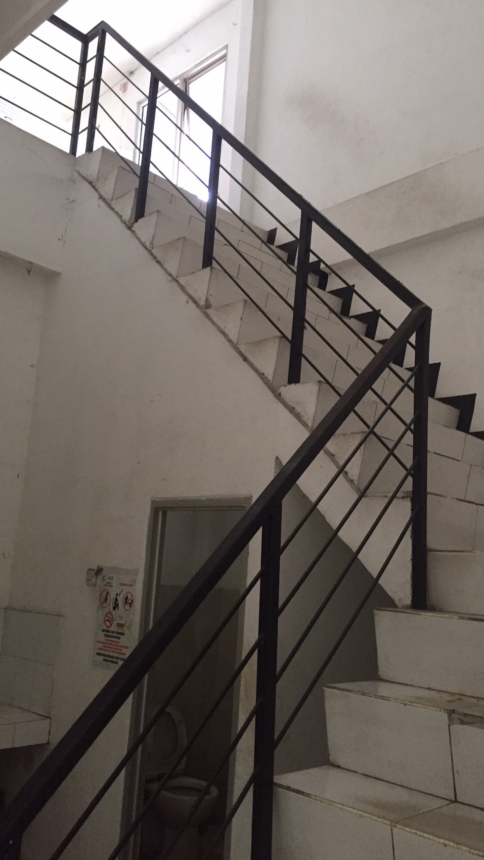 Disewakan Tanah dan  bangunan Pinggir jalan Raya di Bintaro 