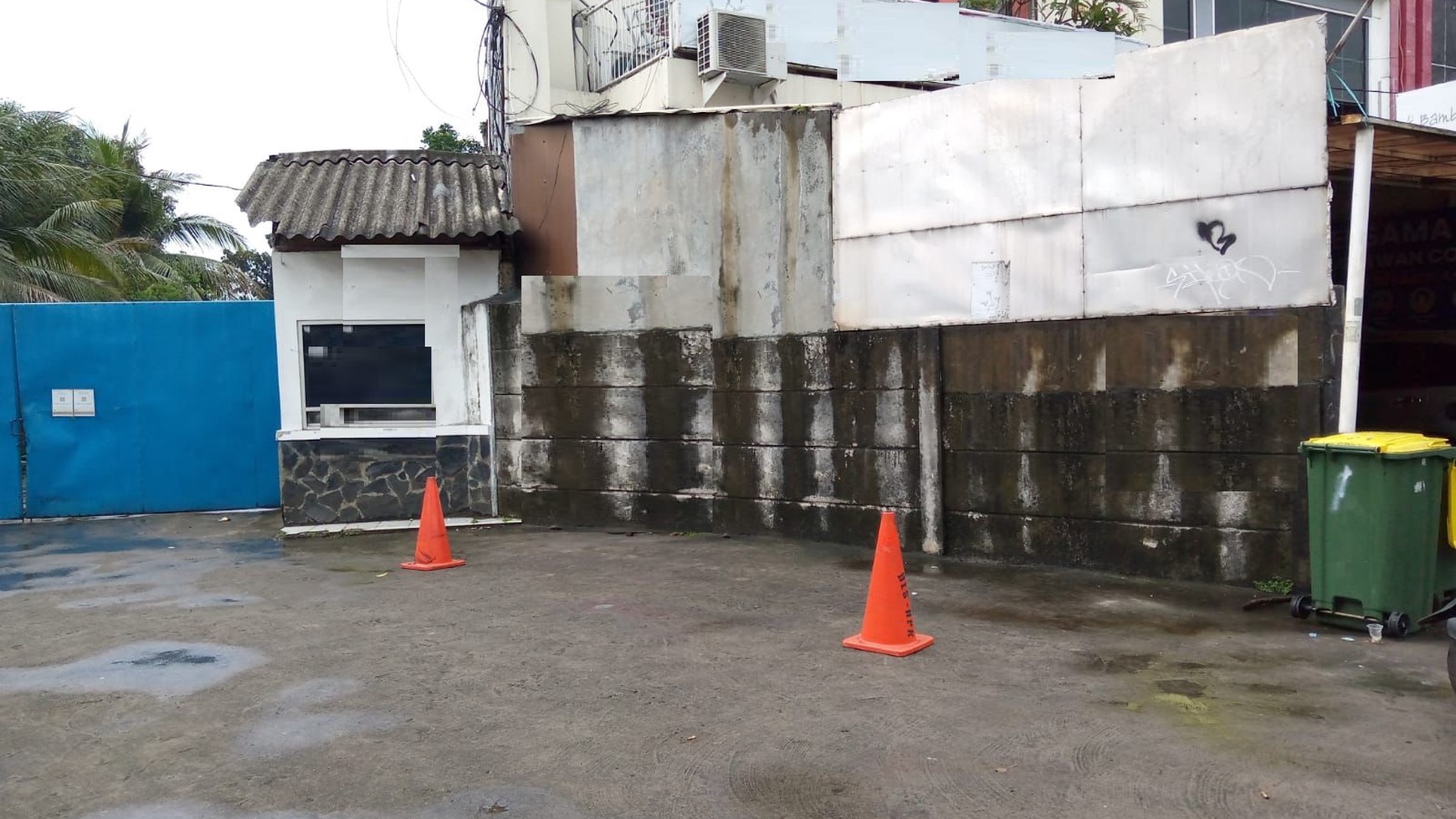 Disewakan Tanah dan  bangunan Pinggir jalan Raya di Bintaro 