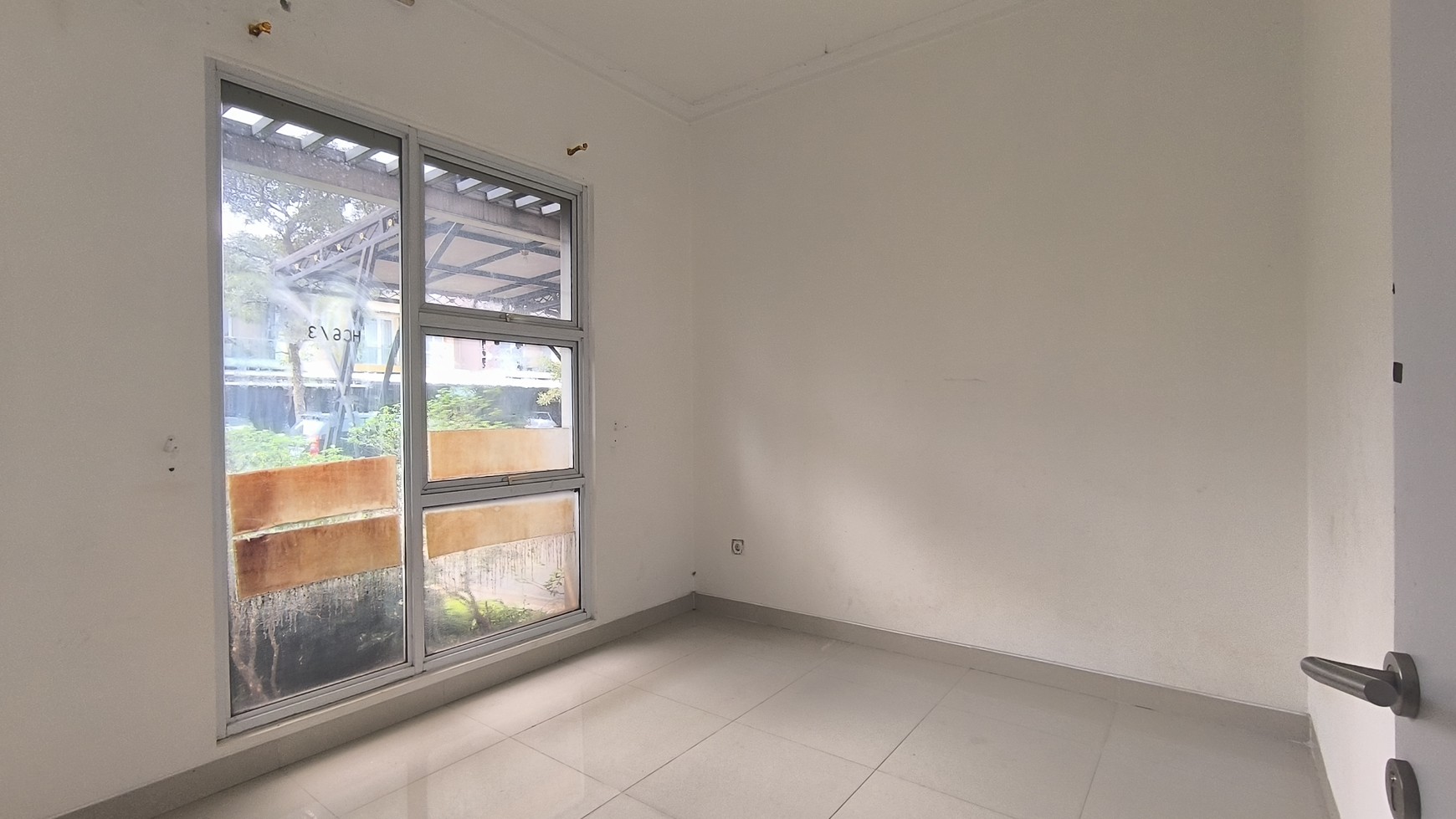 Disewakan Rumah 2 lantai Siap Pakai di Cherry Ville, Grand Wisata, Bekasi