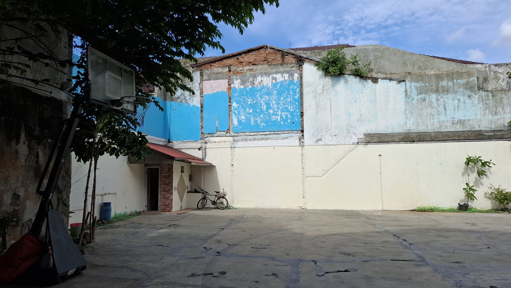 Tanah Berpagar 426 m2 Cocok Untuk Bisnis Di Tebet Barat Jaksel