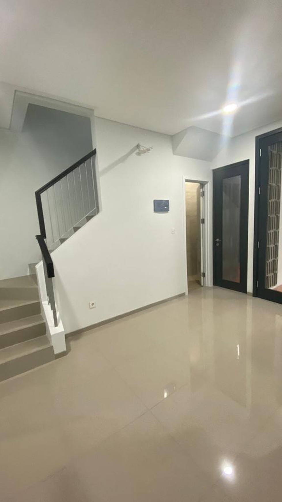 Rumah Bagus Di Discovery Altezza Bintaro Jaya Sektor 9