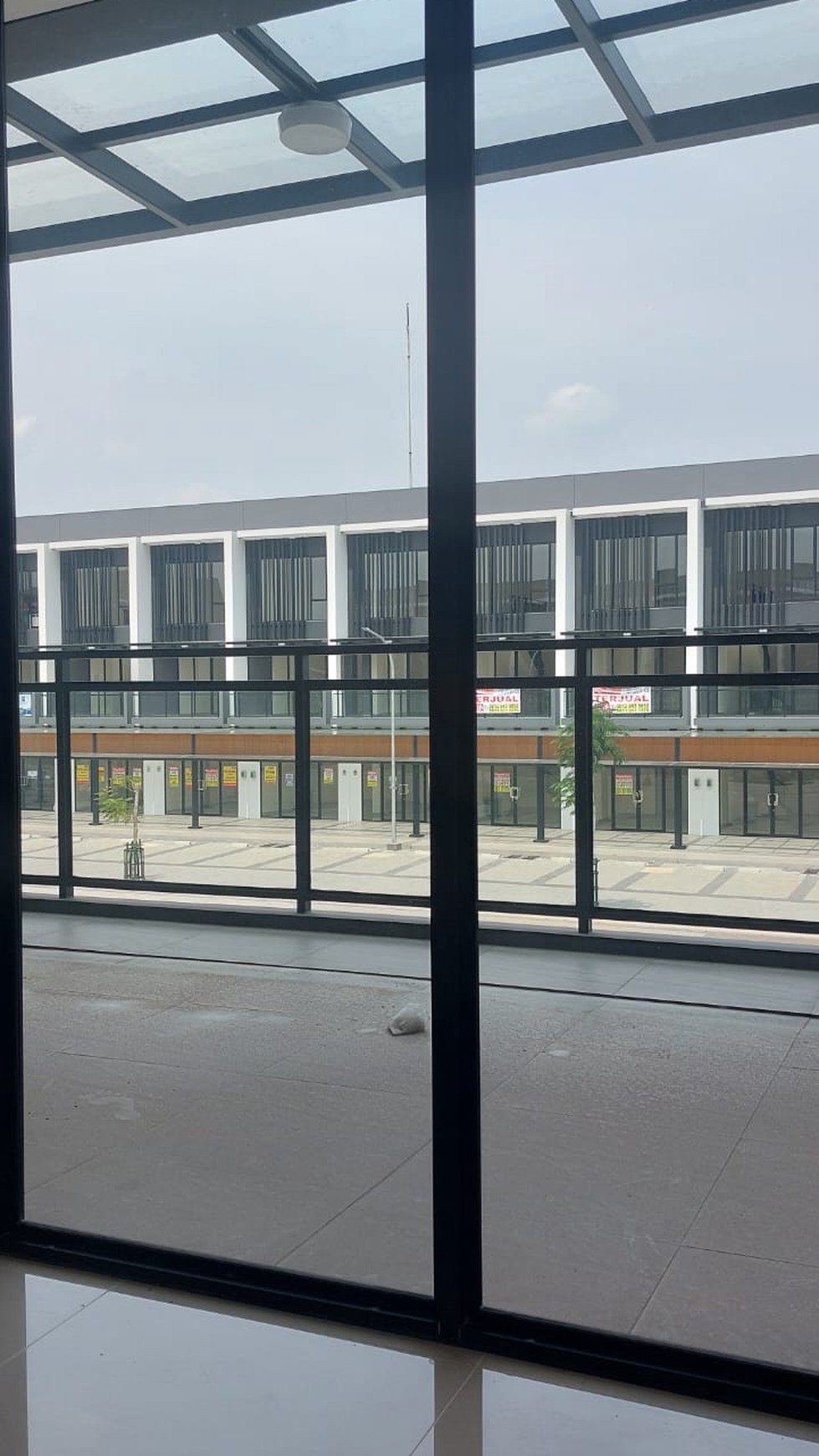 Ruko Brand New 3 lantai di Hampton Gading Serpong