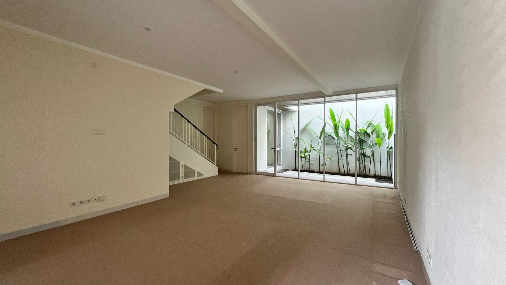 Rumah Bagus Di Discovery Eola Bintaro Jaya Sektor 9
