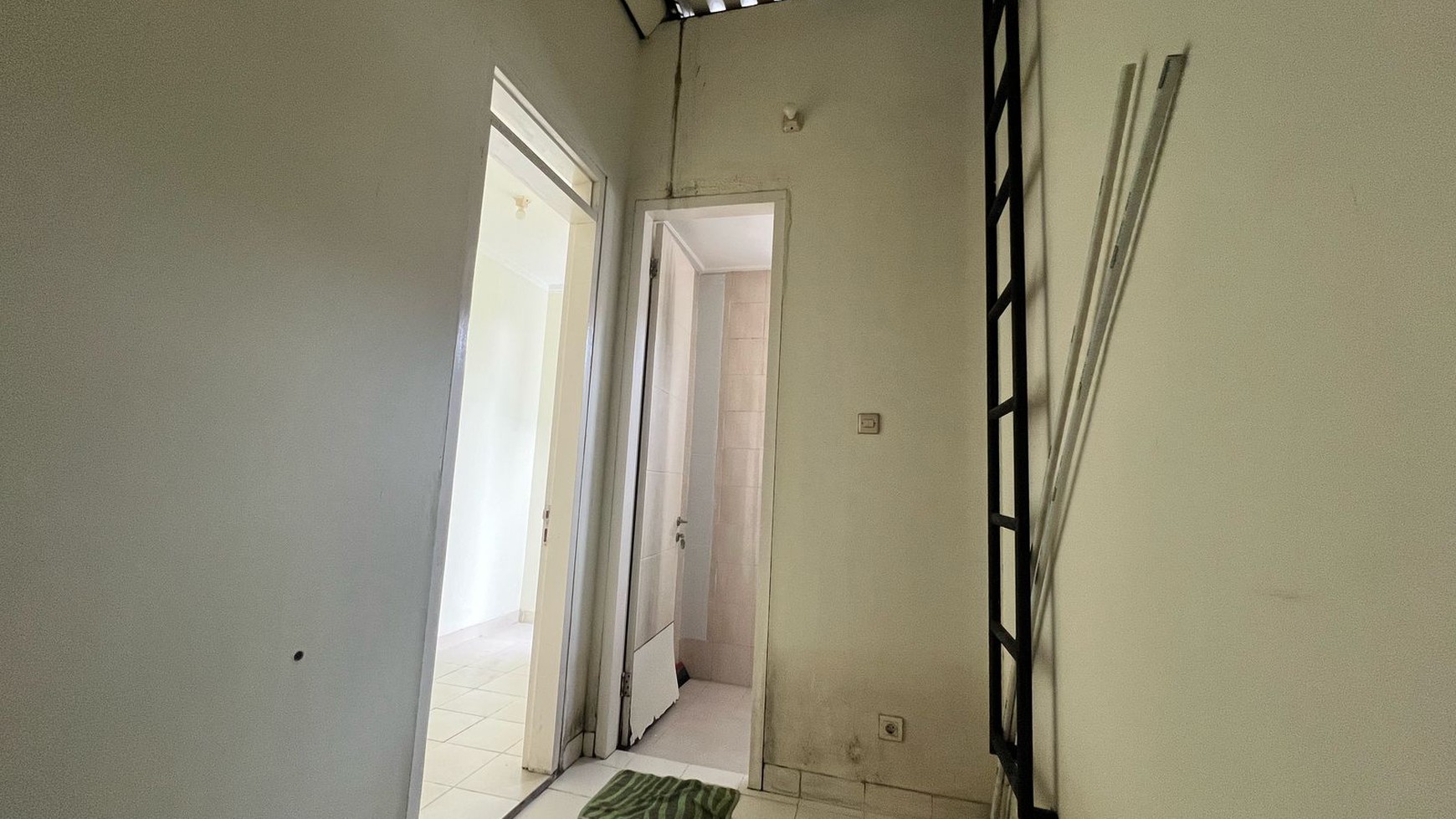 Rumah Bagus Di Discovery Eola Bintaro Jaya Sektor 9