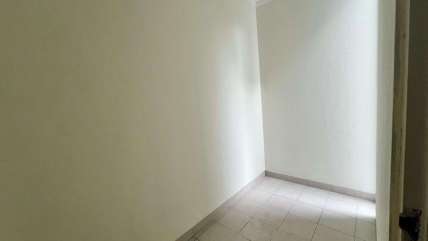 Rumah Bagus Di Discovery Eola Bintaro Jaya Sektor 9