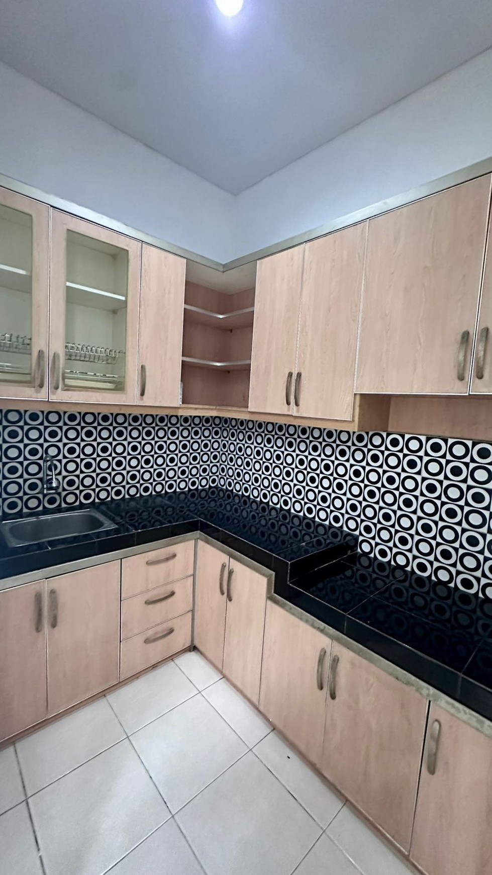 Rumah Bagus, Semi Furnished Dalam Cluster di Jombang