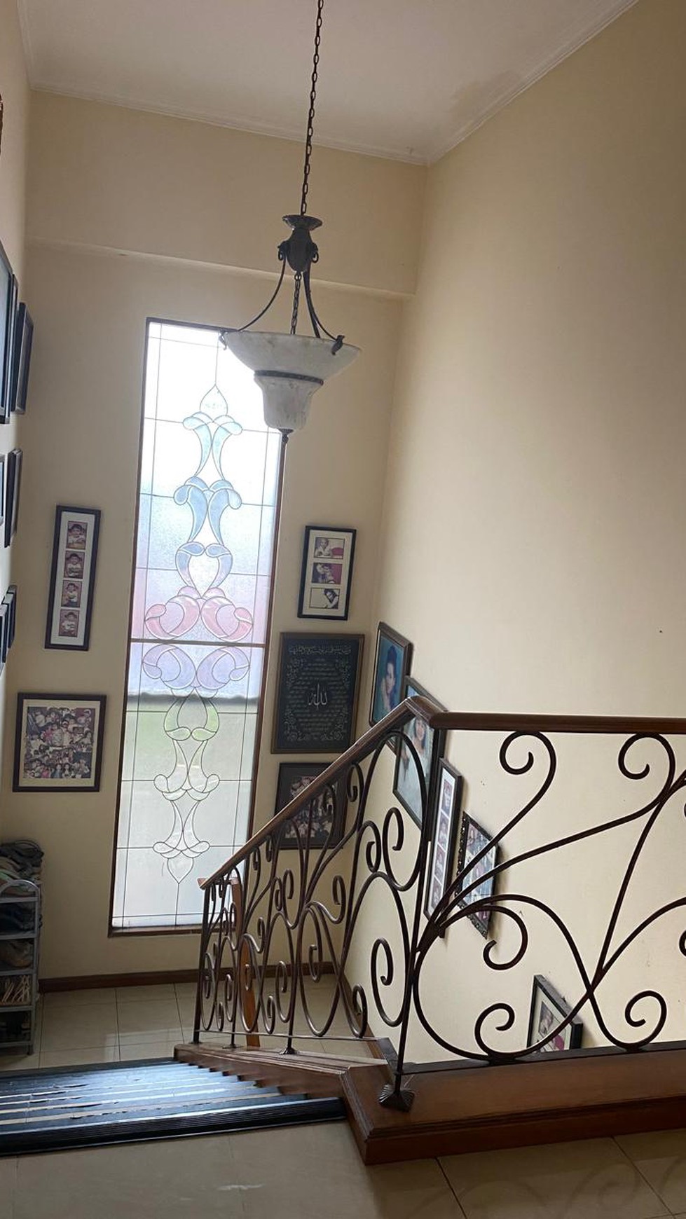 Rumah bagus, bebas banjir lokasi strategis di Cireunde