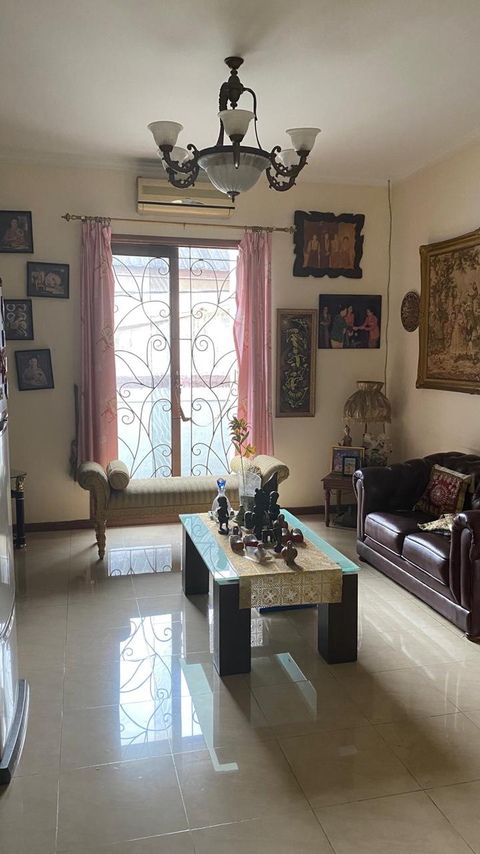 Rumah bagus, bebas banjir lokasi strategis di Cireunde