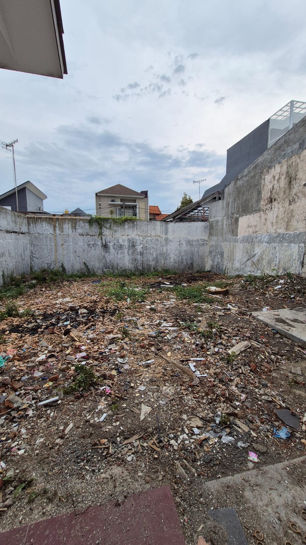 Rumah Dijual di Surabaya Timur Wiguna BU