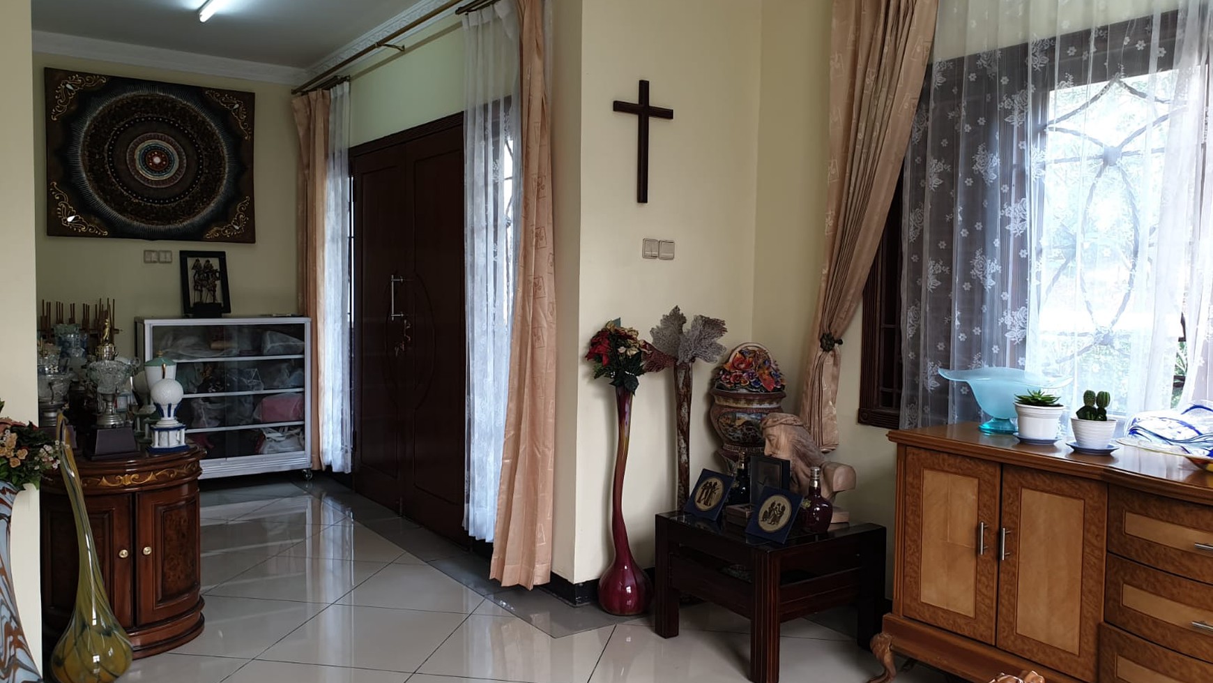 Rumah Siap Huni, Hoek, Asri di Villa Cinere Mas, Depok