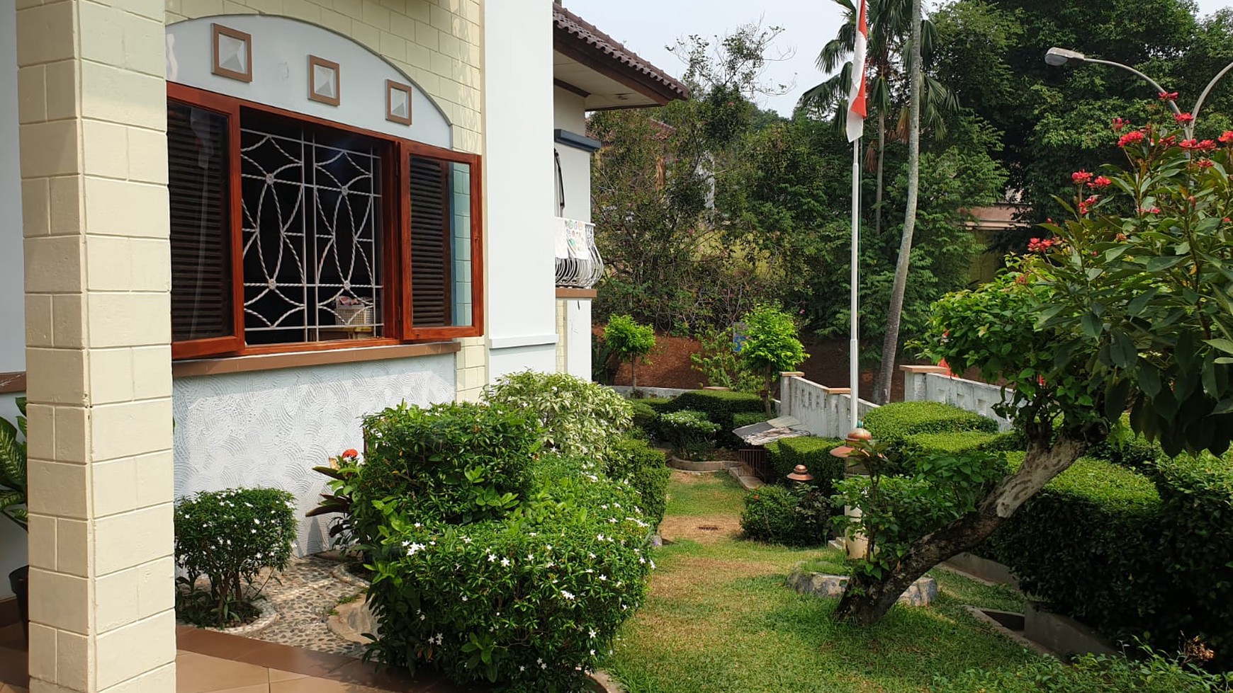 Rumah Siap Huni, Hoek, Asri di Villa Cinere Mas, Depok
