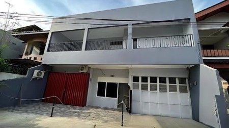 Rumah Kos-kosan 12 Kamar Lokasi dekat Jalan Prof. Dr. Soepomo di Menteng Dalam 