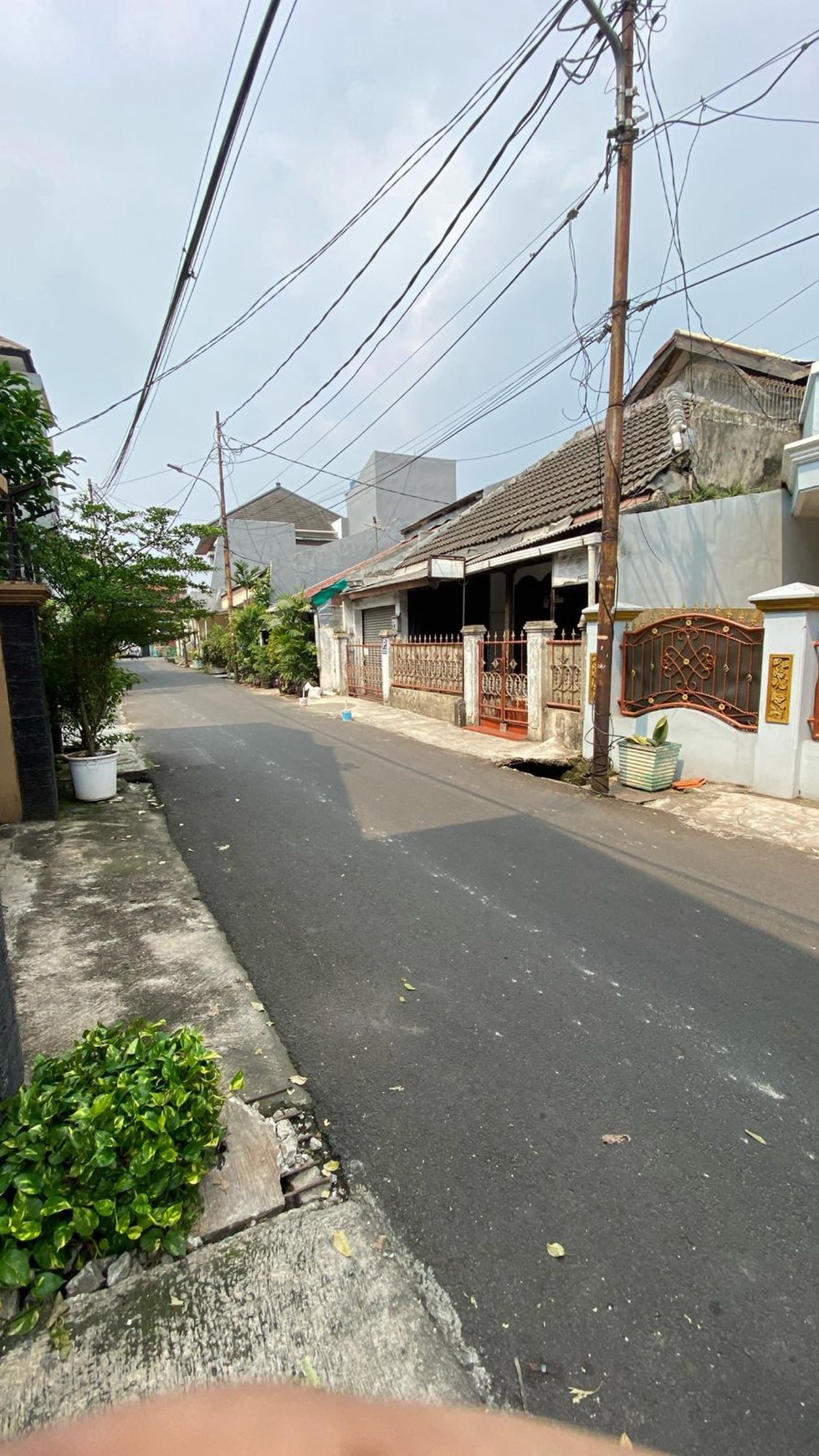 Rumah Kos-kosan 12 Kamar Lokasi dekat Jalan Prof. Dr. Soepomo di Menteng Dalam