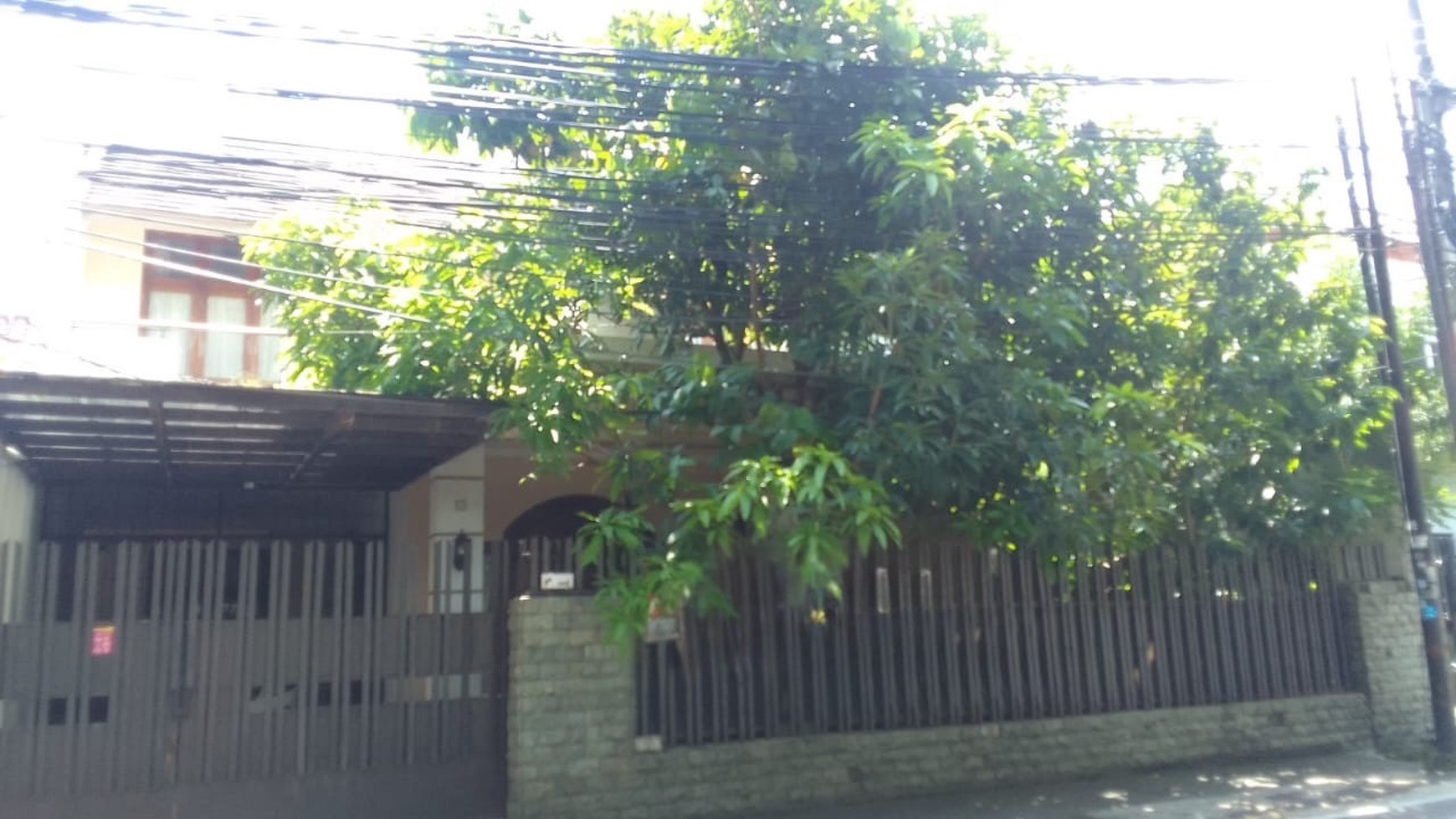 Rumah 2 Lantai, Cantik Terawat Di Tebet Timur, dan Hanya Satu Menit Ke Jl. MT Haryono