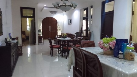 Rumah 2 Lantai, Cantik Terawat Di Tebet Timur, dan Hanya Satu Menit Ke Jl. MT Haryono