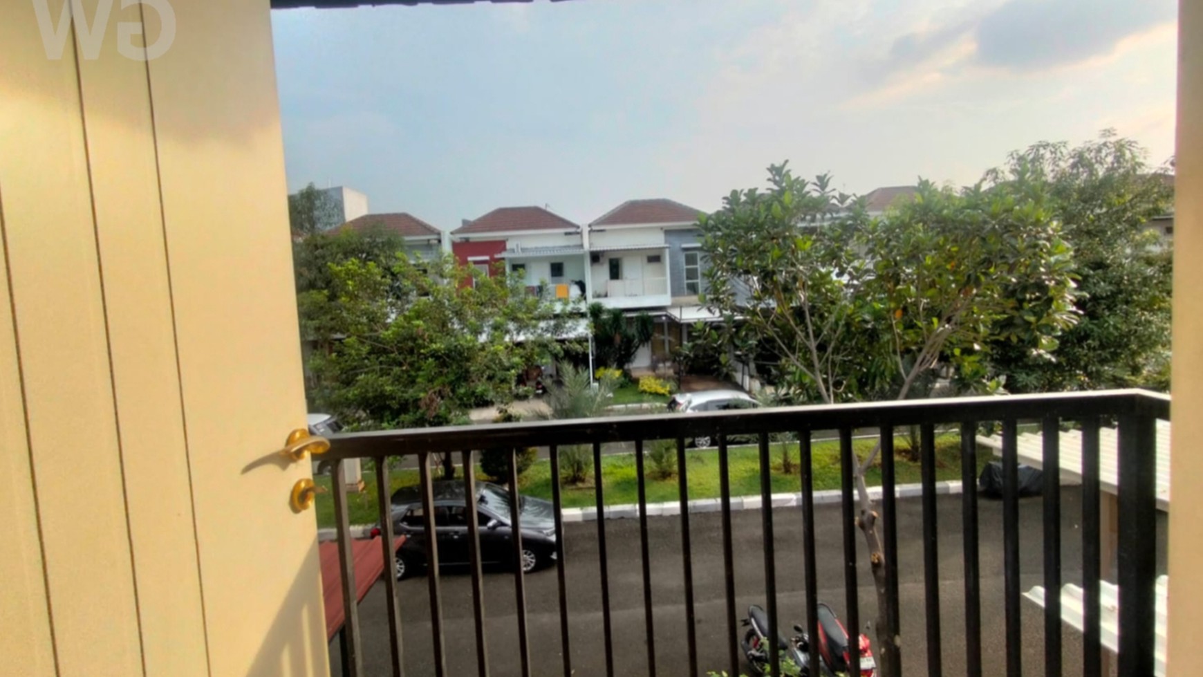 Rumah Disewa di Cluster Aquatic Garden Grand Wisata Bekasi - Dekat Mall Living World & Akses Tol