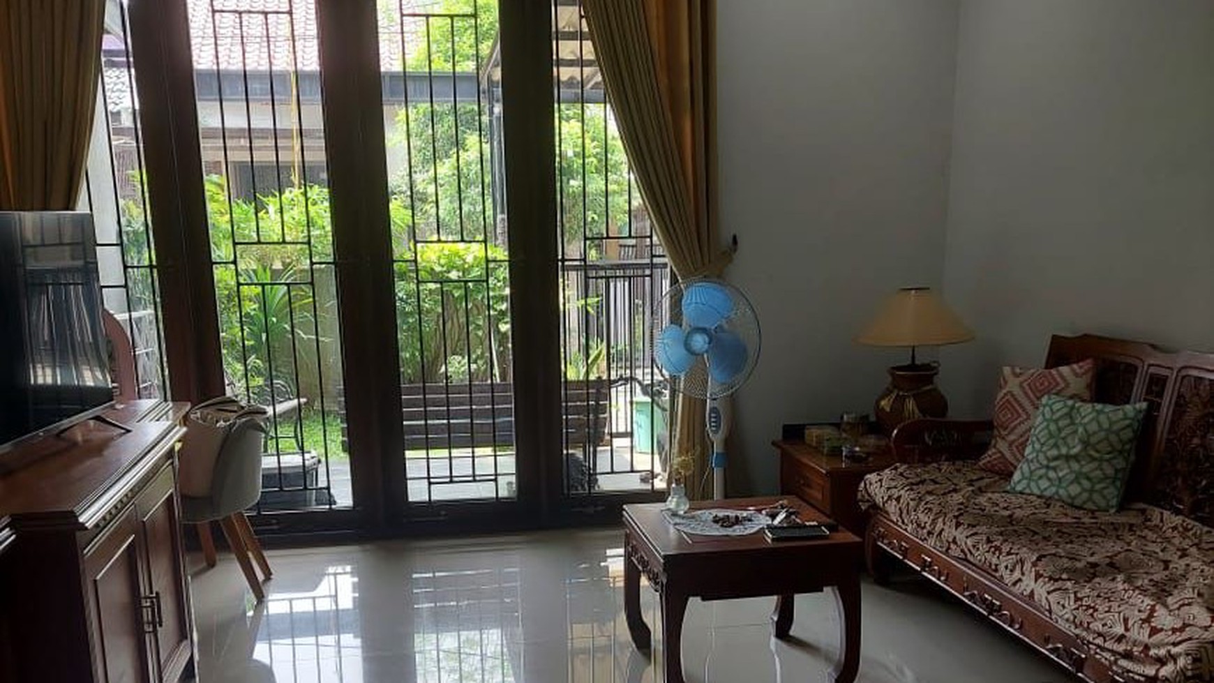 Dijual rumah 2 lantai di Cinere