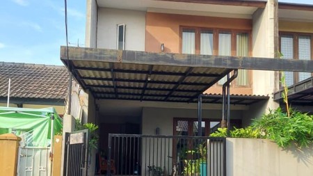 Dijual rumah 2 lantai di Cinere 