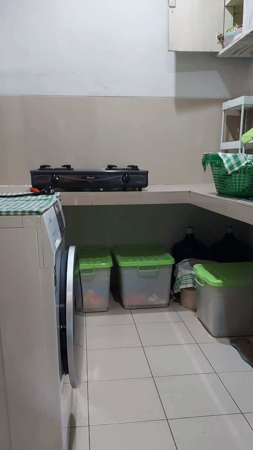 Dijual rumah 2 lantai di Cinere