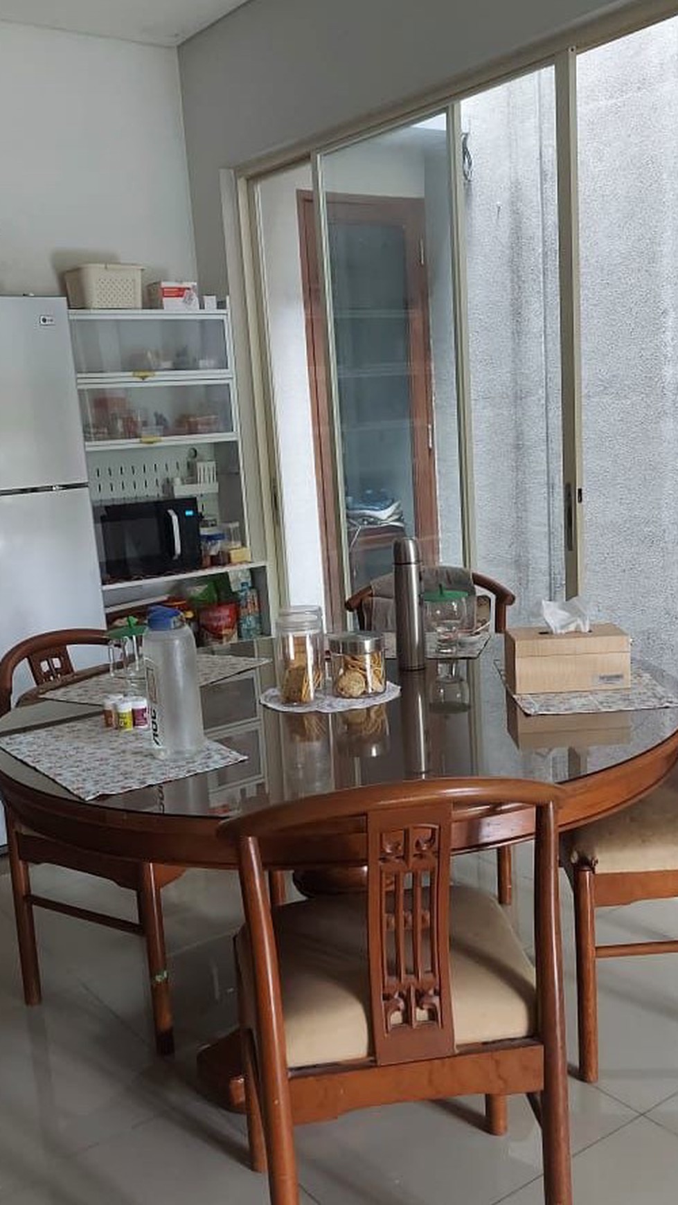 Dijual rumah 2 lantai di Cinere